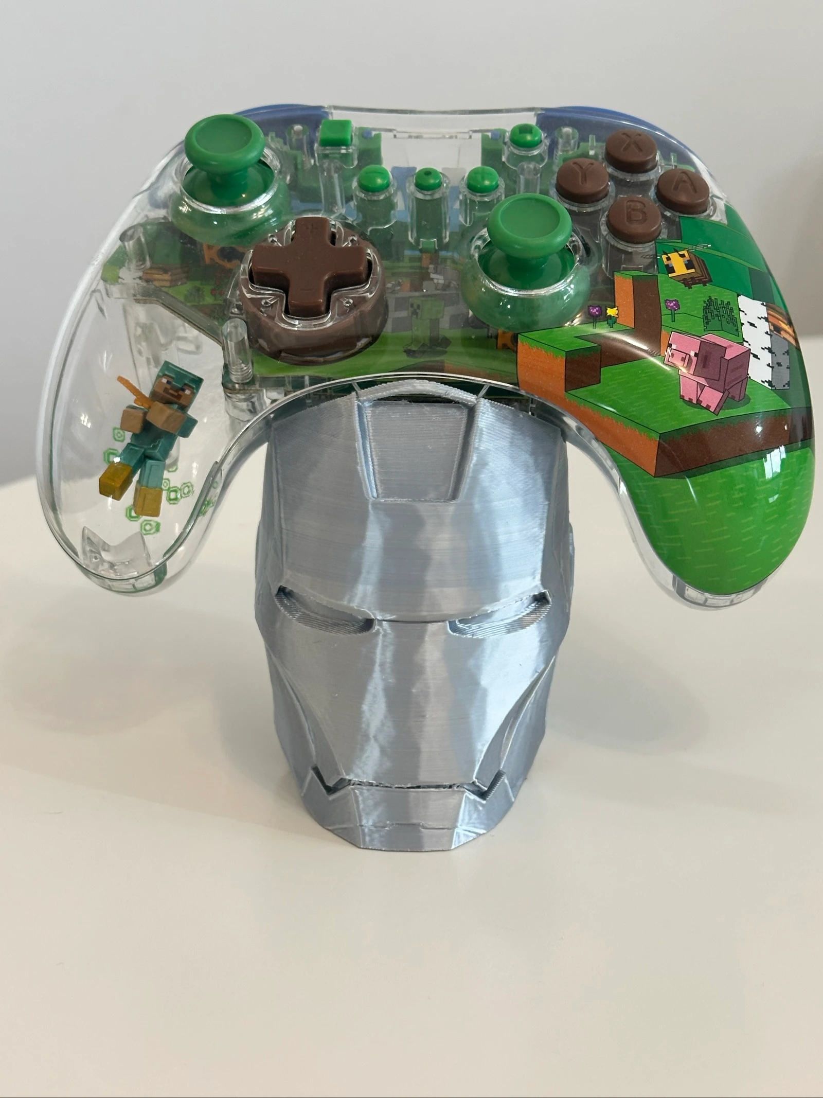Organisator/stand voor controller – Zilveren Iron Man helm – photo 4